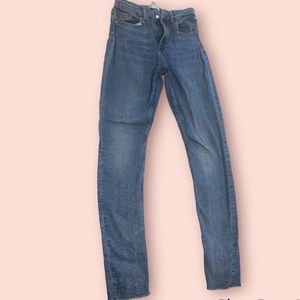 Beautiful Medium Waisted Jeans for petite girls